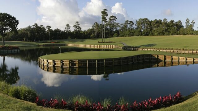 17th_island_green_at_tpc_sawgrass